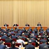 发展社区支持的居家养老，扩大普惠养老服务